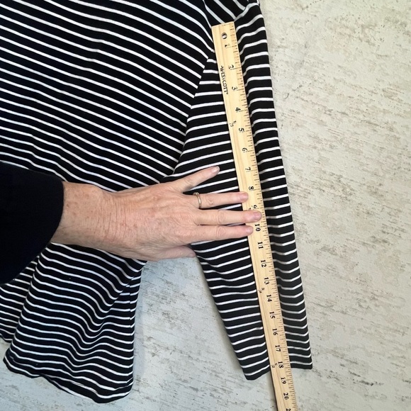 Hell Bunny Women's Striped Shirt Top Ruffled Velvet Neck Black White Stretchy - Picture 15 of 16